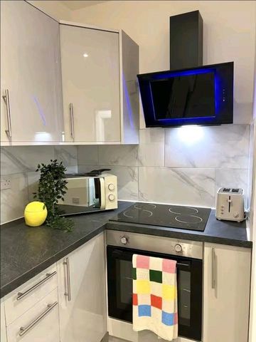 1 bedroom in a flat share to rent - Photo 5