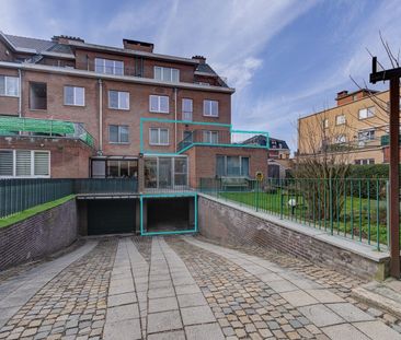 VERZORGD APPARTEMENT MET 3 SLAAPKAMERS, RUIM TERRAS EN AUTOSTAANPLA... - Photo 1