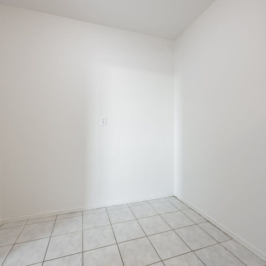 For Lease - 1385 Midland Avenue Unit# 707, Toronto, Ontario - Photo 1