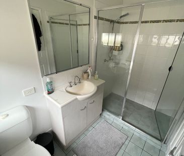 Spacious townhouse in great location - Photo 5