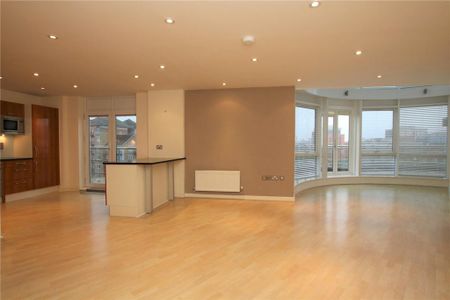 3 bedroom apartment to rent - Photo 4