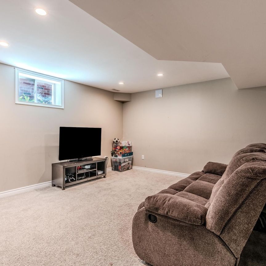 For Lease - 893 Bitterbush Crescent, London North, Ontario - Photo 1