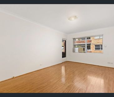 Spacious 2 Bedroom Unit - Photo 1