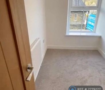 4 bedroom terraced house to rent - Photo 4