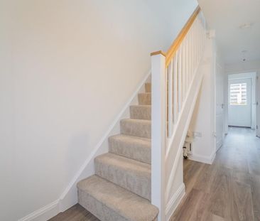 3 bedroom semi-detached house to rent - Photo 2