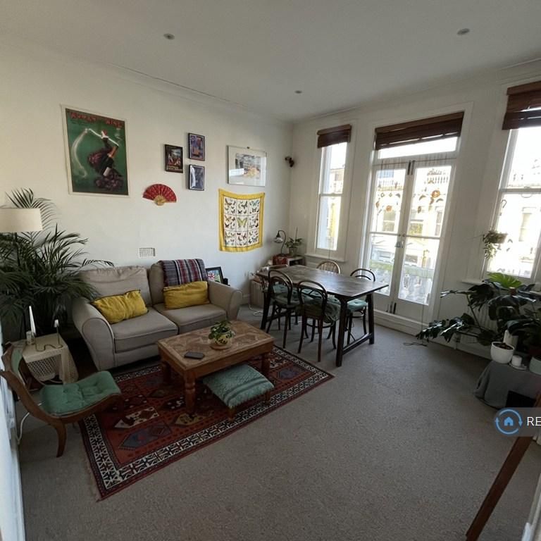 2 bedroom flat to rent - Photo 1