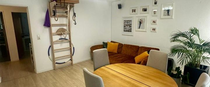 Ab 1. Feb. 2026 - Helle 3-Zimmer Wohnung mit Balkon und Einbauküc - Foto 1