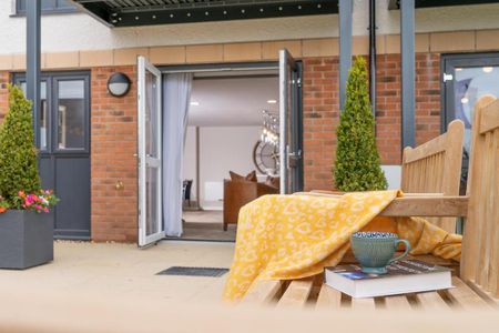 1 bedroom retirement property to rent - Photo 5