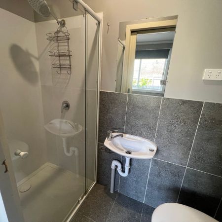 For Savvy Singles - Photo 3