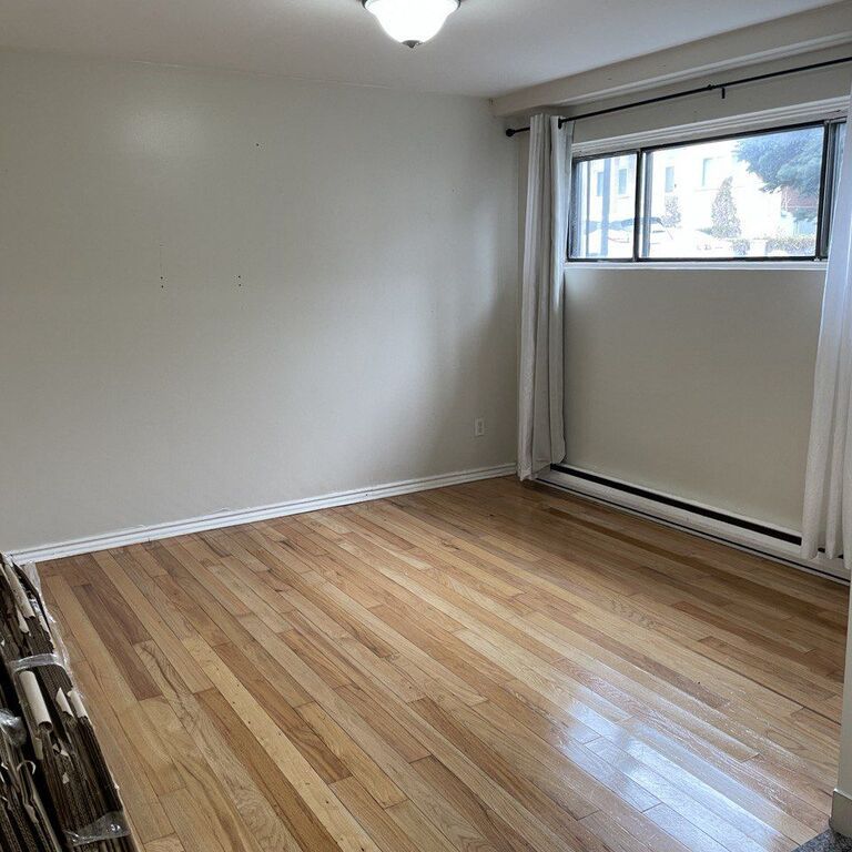 Demi-sous-sol 3½ Dans Une 4plex - Photo 1