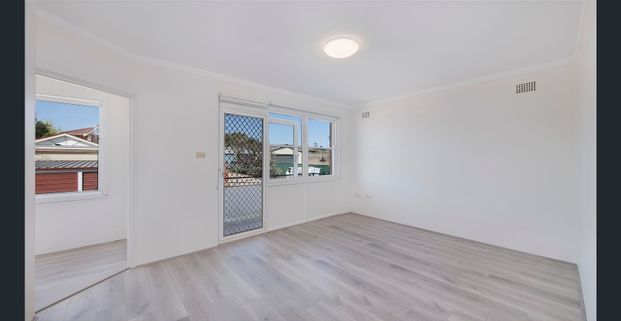 Two Bedroom Apartment - Convenient Location - Photo 1