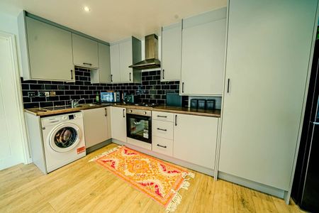 1 Bed Flat, Lansdown Road, BS15 - Photo 3