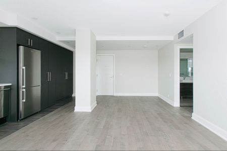 For Lease - 11 Walmer Road Unit# 403, Toronto, Ontario - Photo 3