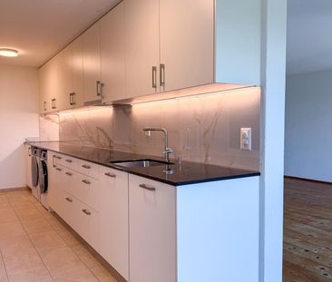 moderne, sonnige 4.5-Zimmer-Wohnung mit Sicht auf den Wohlensee - Photo 5