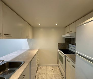 For Lease - 38 Elm Street Unit# 1707, Toronto, Ontario - Photo 2