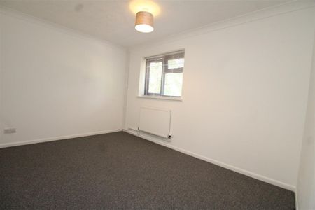 Swale Avenue, Peterborough - Photo 2