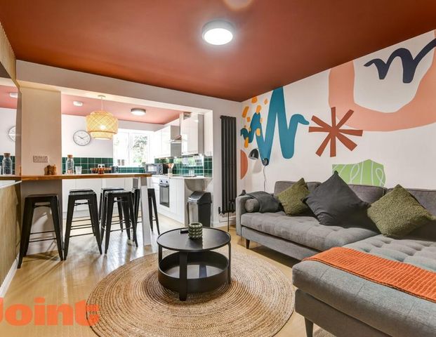 6 bedroom house to rent - Photo 1