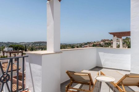 4 bedroom luxury penthouse for rent in Nueva Andalucia, Andalusia - Photo 5