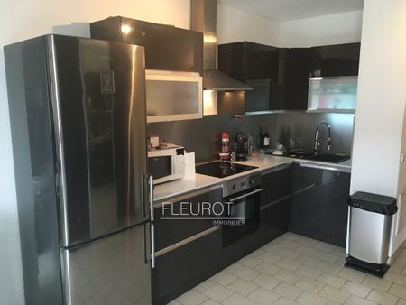 Appartement 2 pièces 53m2 MARSEILLE 10EME 790 euros - Photo 4