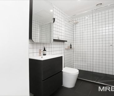 Immaculately presented in a highly sought after location - Photo 4