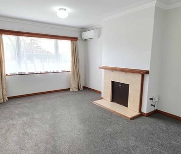 2 Bedroom unit close to Westfield St Lukes - Photo 3