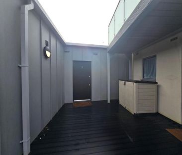 3 bedroom flat to rent - Photo 4