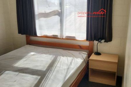 Cozy central semi-furnished unit - Photo 2