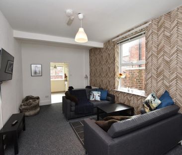 6 bedroom terraced house to rent - Photo 1