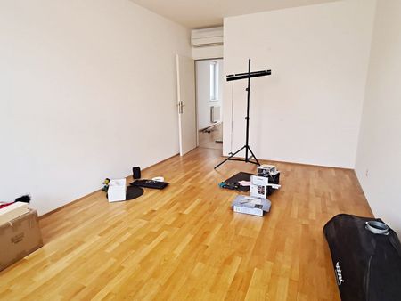 TERRASSENHIT, DACHGESCHOSS, 138 m2 Maisonette mit 45 m2 Terrasse, 3 Zimmer, Wohnküche, Wannenbad, Rembrandtstraße - Photo 4