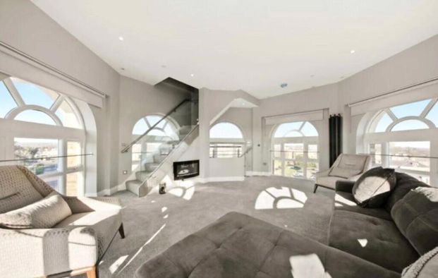 3 bedroom penthouse to rent - Photo 1