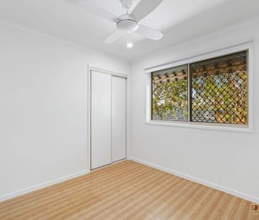 4 bedroom family home close to everything - Photo 4