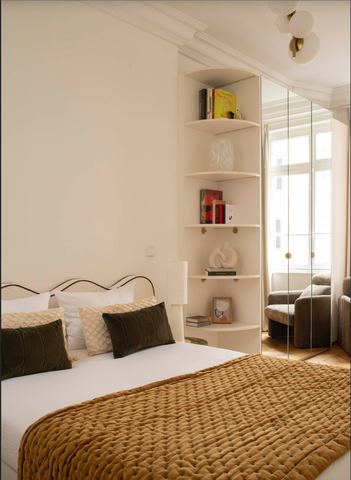 Location Appartement Paris 6 6 Pièces 205 m² - Photo 3