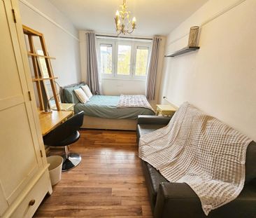 1 bedroom in a flat share to rent - Photo 3
