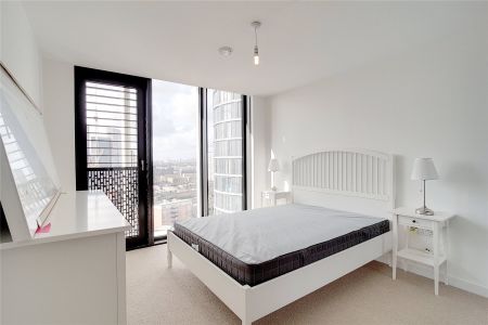 Stratosphere Tower, Great Eastern Road, London, E15 - Photo 2