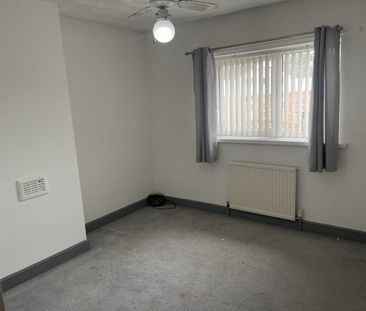 3 bed Terraced - To Let - Photo 1