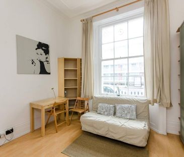 Flat 01 Claverton Street, Pimlico SW1V 3AX - Photo 1