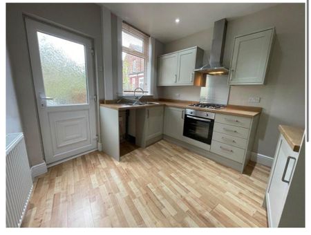 2 bedroom end of terrace house to rent - Photo 4