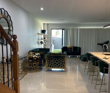 Spacious 5-Bedroom Family Home in the Heart of Pendle Hill - Photo 1