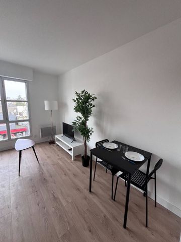 Charmant studio meublé en plein centre-ville - Photo 3