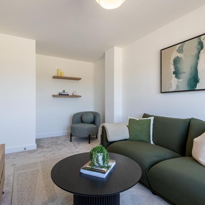 3 bedroom semi-detached house to rent - Photo 1