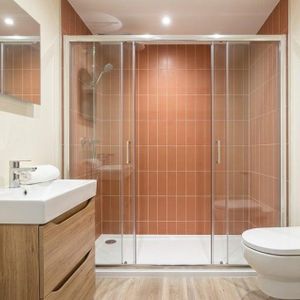 1 bedroom in a house share to rent - Photo 3