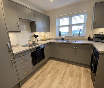 3 bedroom semi-detached house to rent - Photo 6