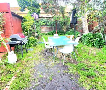 3BR Home in Caulfield South with Air-Conditioning & Private Backyar... - Photo 4