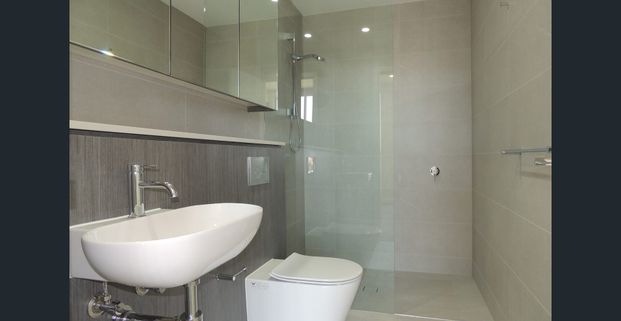 Modern 2-bedroom Apartment! - Photo 1