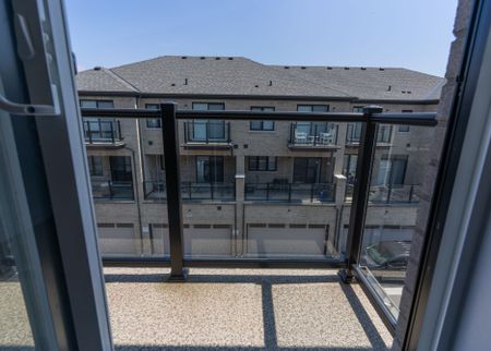 For Lease - 3 Steamboat Way, Whitby, Ontario - Photo 3