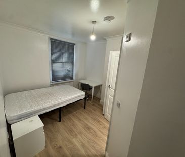 Room in a Shared House, Bedford Place, BN1 - Photo 1
