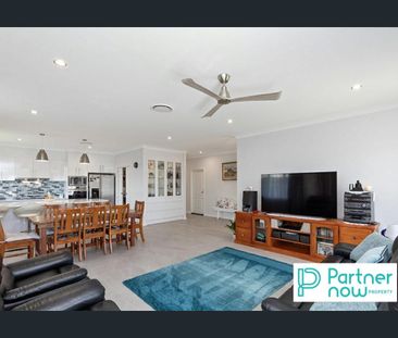 Modern Family Living in the Prestigious Lampada Estate - Photo 1