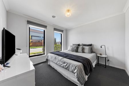 3 Alcott Way, Officer VIC 3809 - House For Rent | Domain - Photo 4