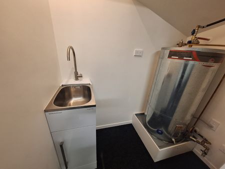 Modern Living - Photo 3