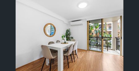 Sunny Apartment on the 1st Level - Photo 4